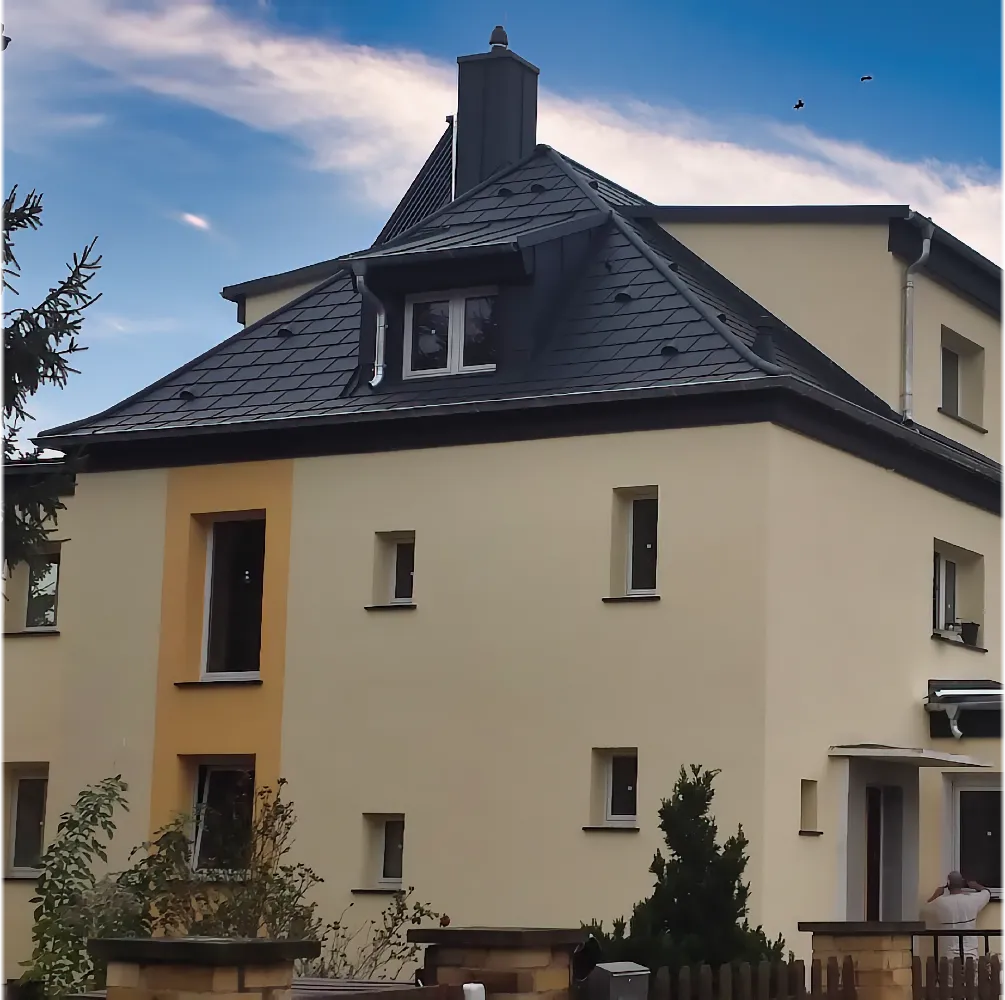 Neues Schieferdach mit Gaube - Komplettsanierung Mehrfamilienhaus Region Halle